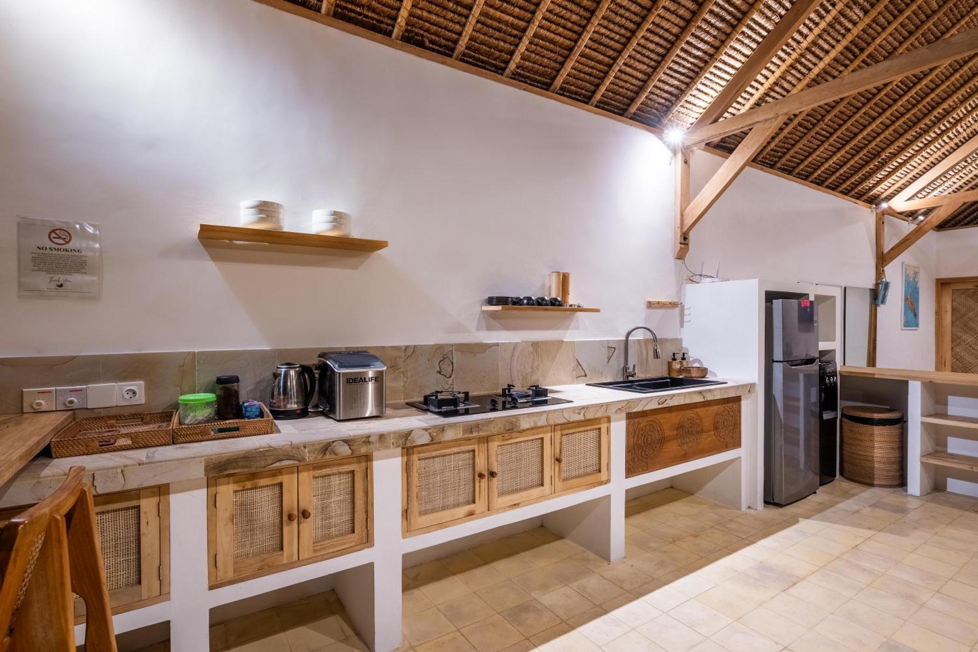 Villa Kelapa Kucing Gili Air Exterior photo